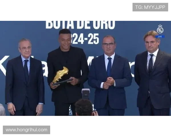 姆巴佩凭借出色表现荣获欧洲金靴奖 终结多年竞争成就新高 姆巴佩凭借出色表现荣获欧洲金靴奖 终结多年竞争成就新高