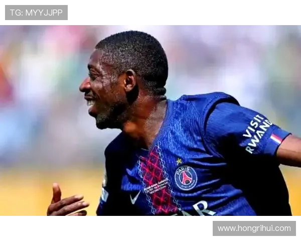 登贝莱伤情未愈仍坚持参加巴黎训练展现斗志