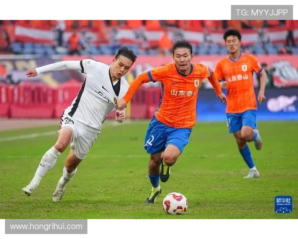 中超联赛第28轮山东泰山迎战上海海港争夺关键积分之战